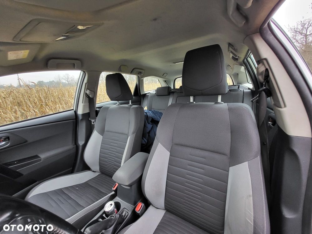 Toyota Auris 1.6 D-4D Premium - 11