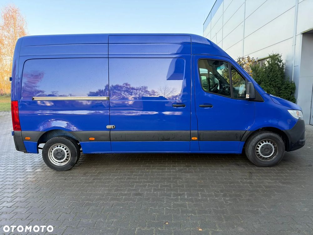 Mercedes-Benz Sprinter - 1