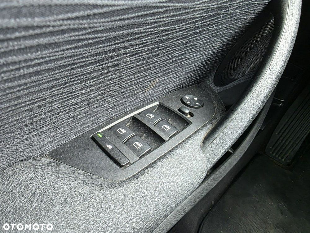 BMW X1 xDrive18d - 17