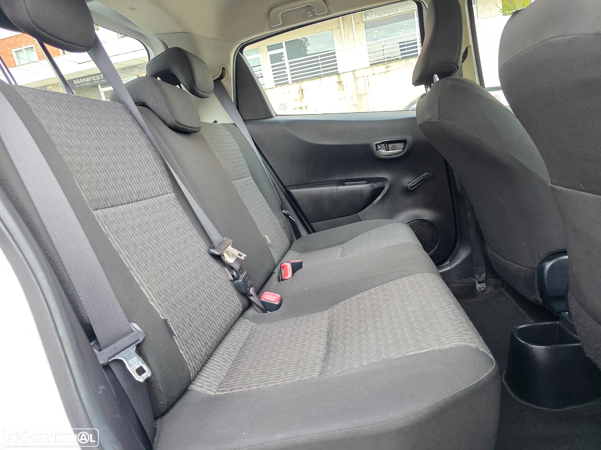 Toyota Yaris 1.0 VVT-i Comfort +PS Style+P.Techno - 16