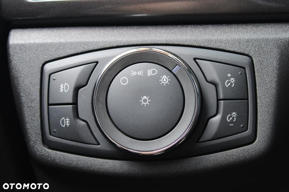 Ford Mondeo - 36
