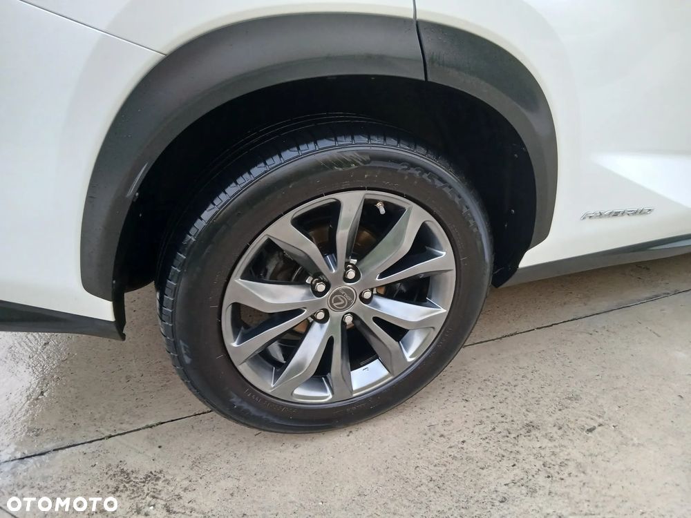 Lexus NX 300h F Sport AWD - 8