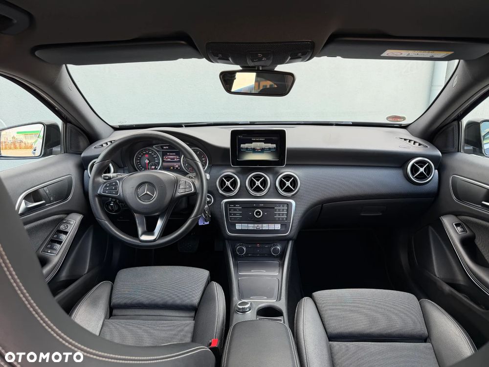 Mercedes-Benz Klasa A 180 7G-DCT StreetStyle - 21