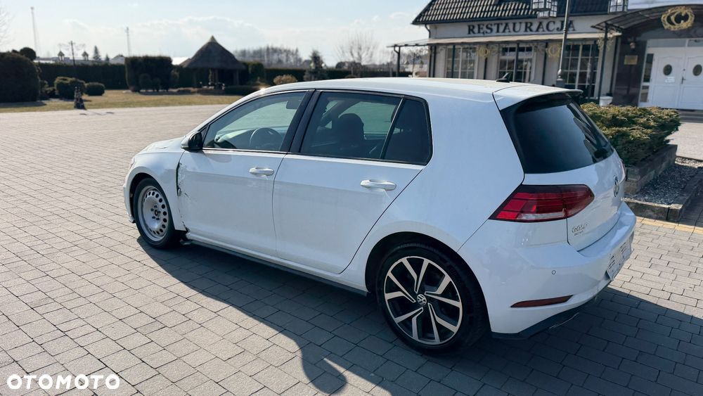 Volkswagen Golf - 9