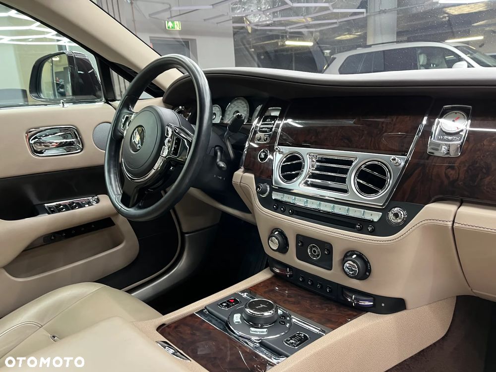 Rolls-Royce Wraith - 38