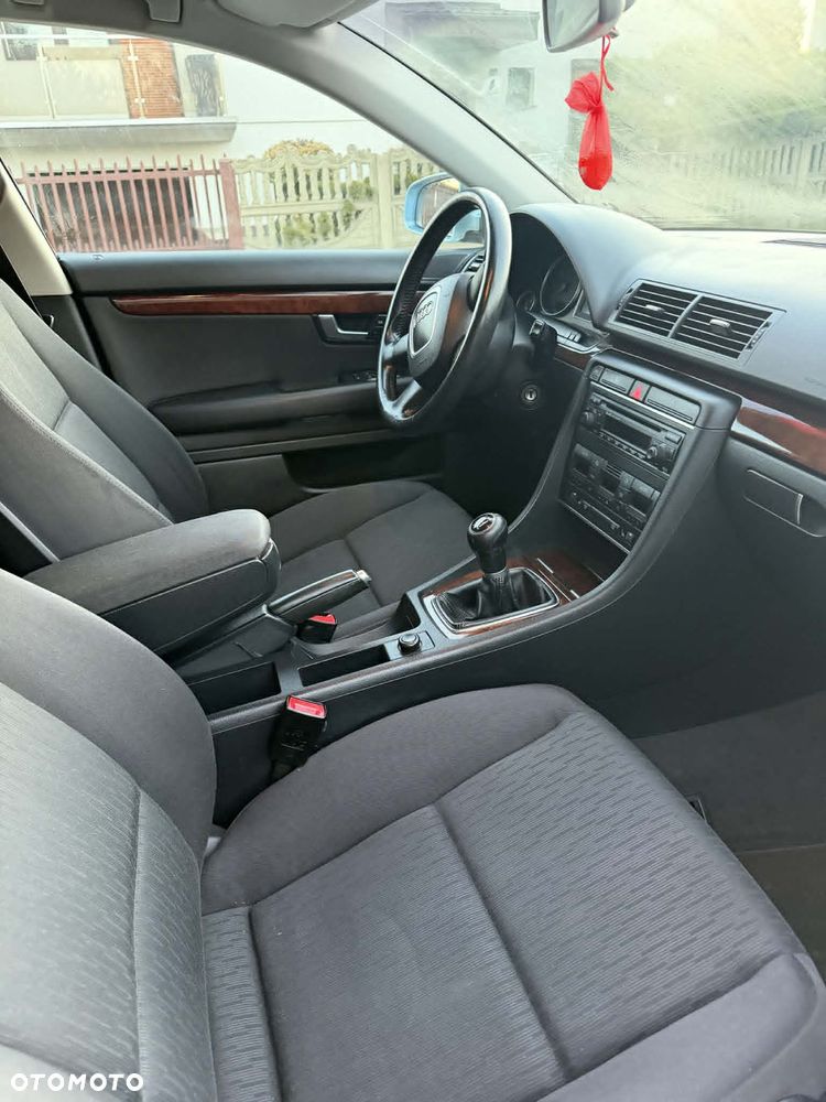 Audi A4 Limousine 2 - 10