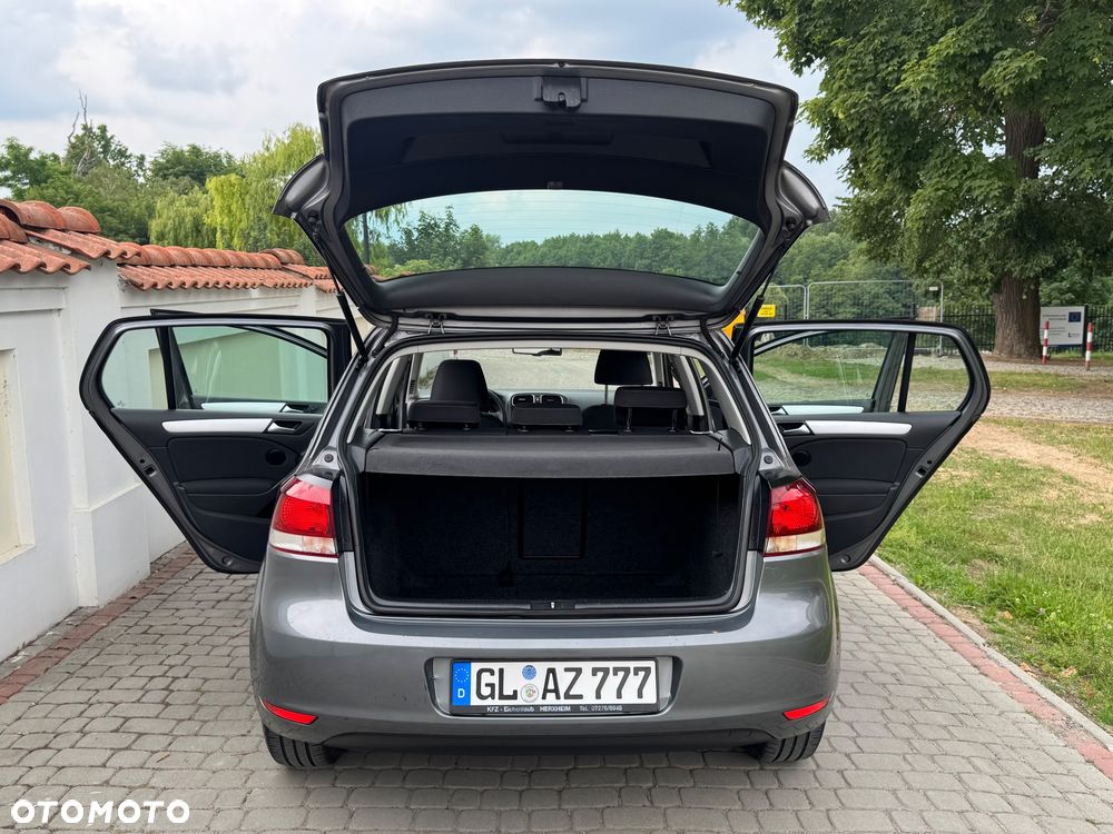 Volkswagen Golf - 23