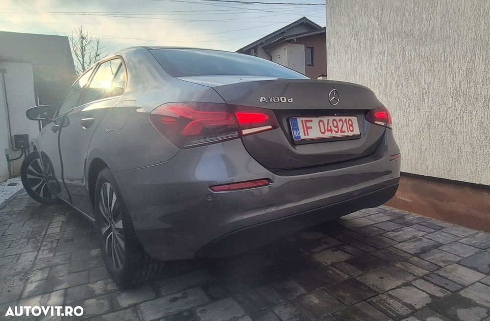 Mercedes-Benz A 180 - 6