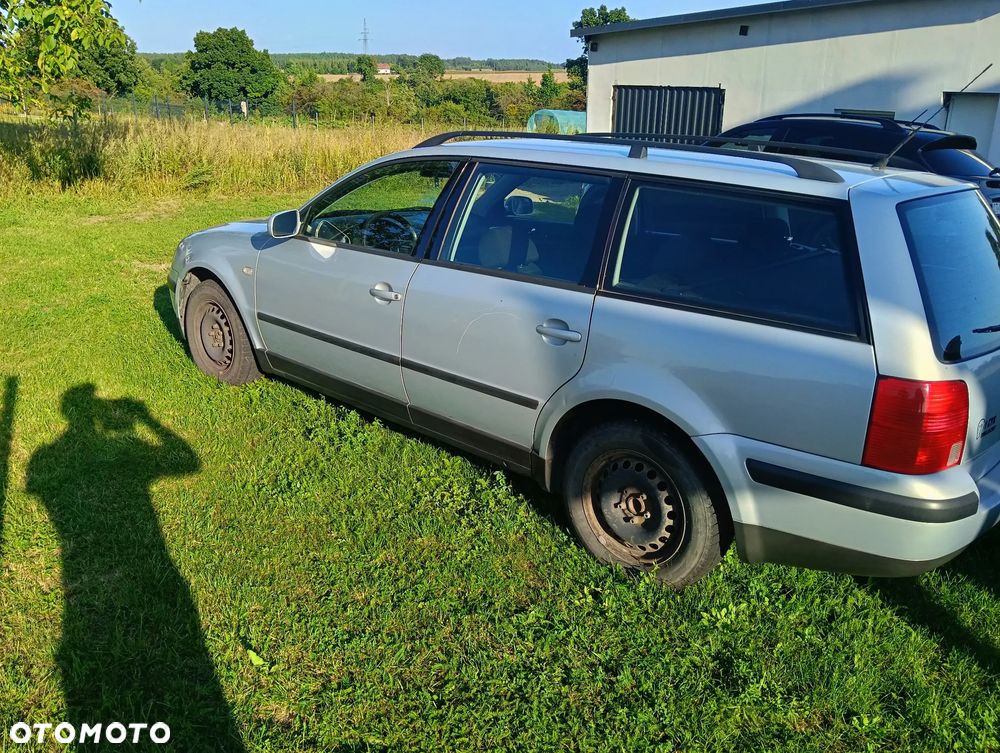 Volkswagen Passat 1.6 CL - 6