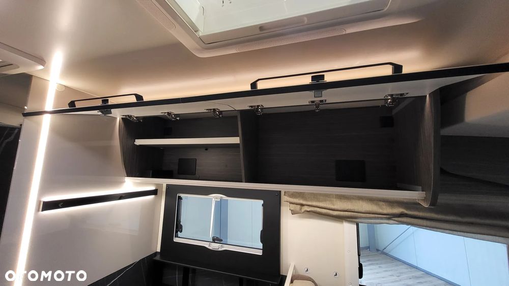 McLOUIS Nevis 879 - 5 osobowy - 22