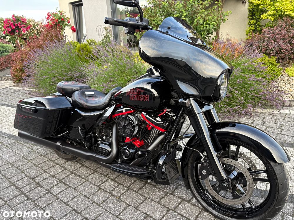 Harley-Davidson Touring Street Glide - 4
