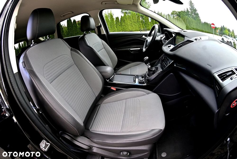 Ford Kuga 2.0 TDCi FWD Titanium - 18
