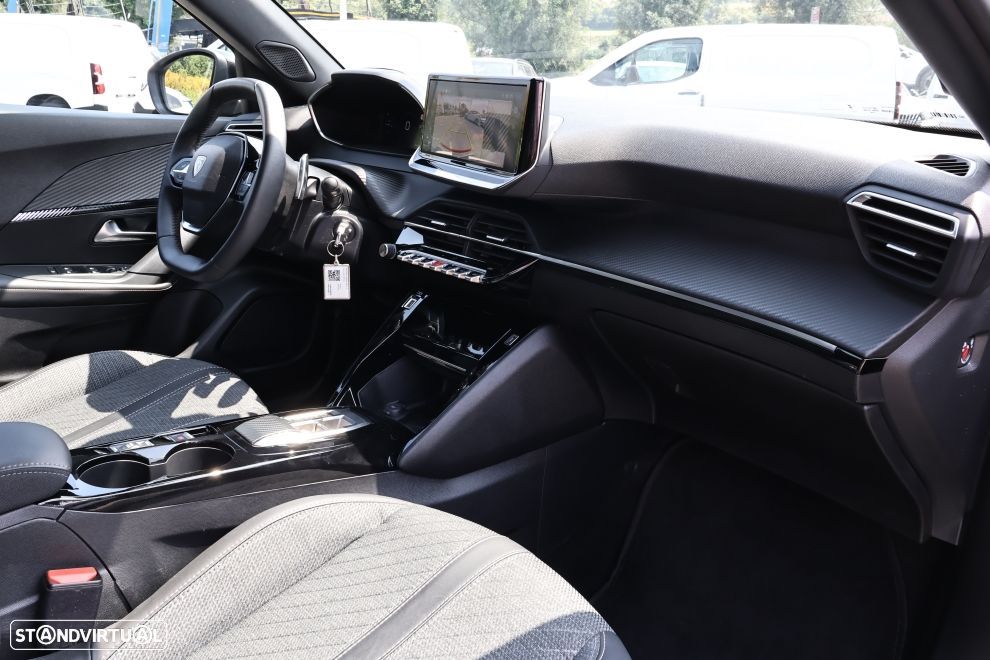 Peugeot 2008 1.2 Hybrid Allure e-DCS6 - 40