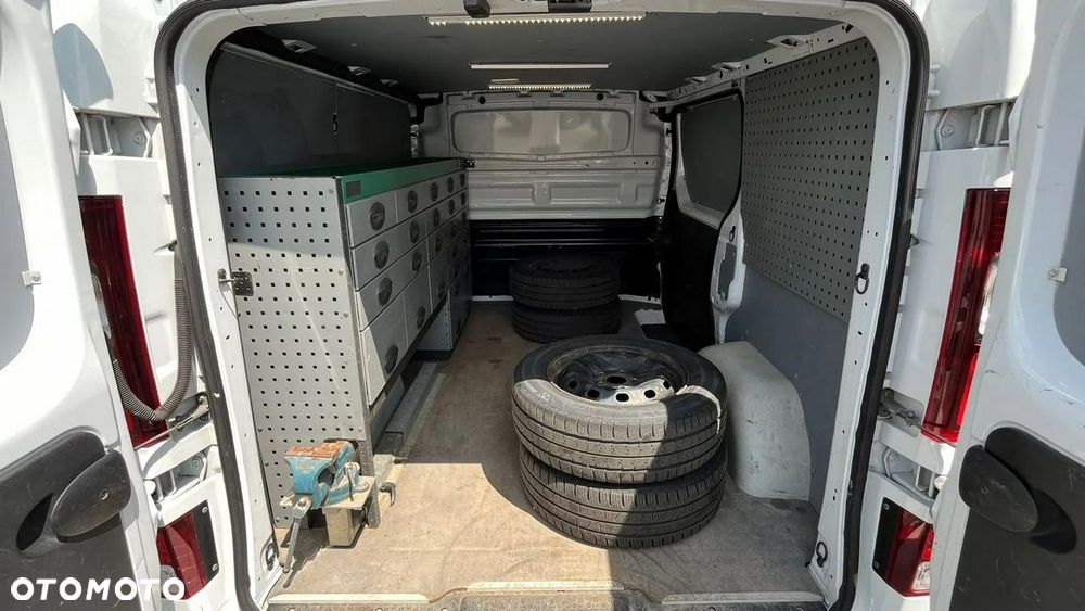 Opel Vivaro - 15