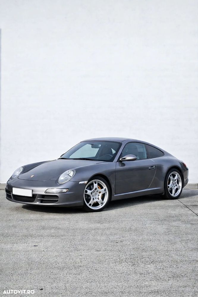Porsche 911 Carrera - 1