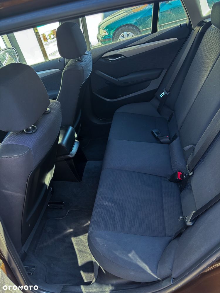BMW X1 sDrive18i - 11