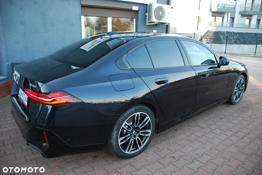 BMW Seria 5 520i mHEV M Sport - 30