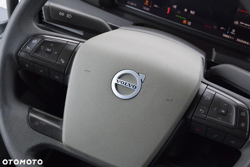 Volvo FH500 / EURO 6 / NOWY MODEL / KLIMATYZACJA POSTOJOWA / ACC / LEDY / 2 ZBIORNIKI / 2022 / NISKI PRZEBIEG / SERWISOWANY / SPROWADZONY - 28