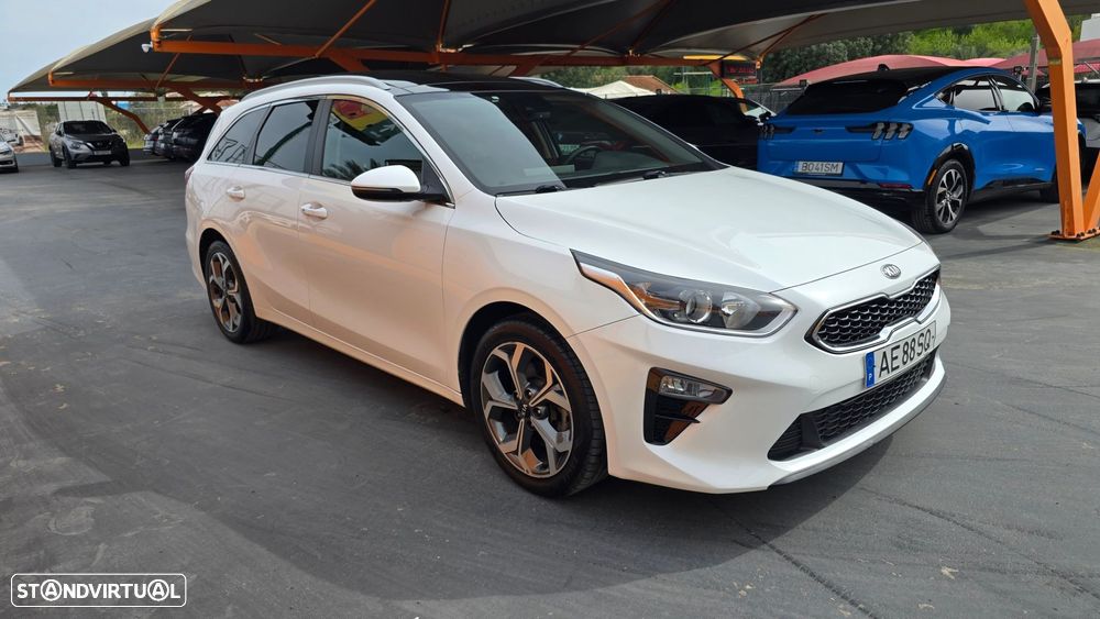 Kia Ceed SW 1.6 CRDi MHEV Drive+SRF - 23