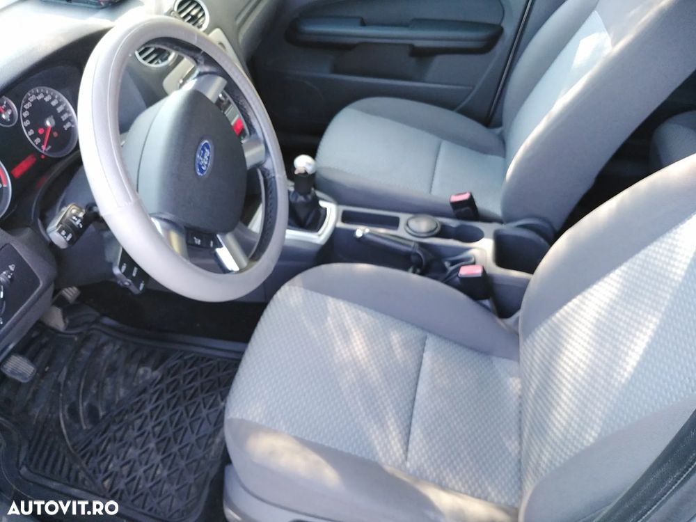 Ford Focus 1.8 TDCI Trend - 4