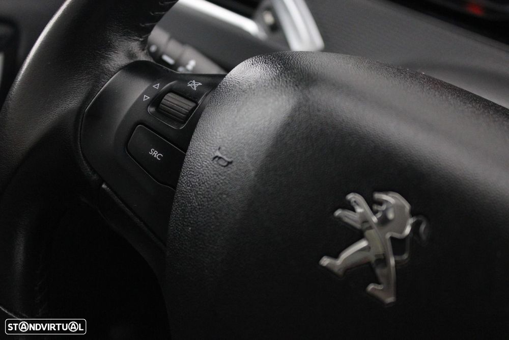 Peugeot 208 1.6 BlueHDi Style - 11