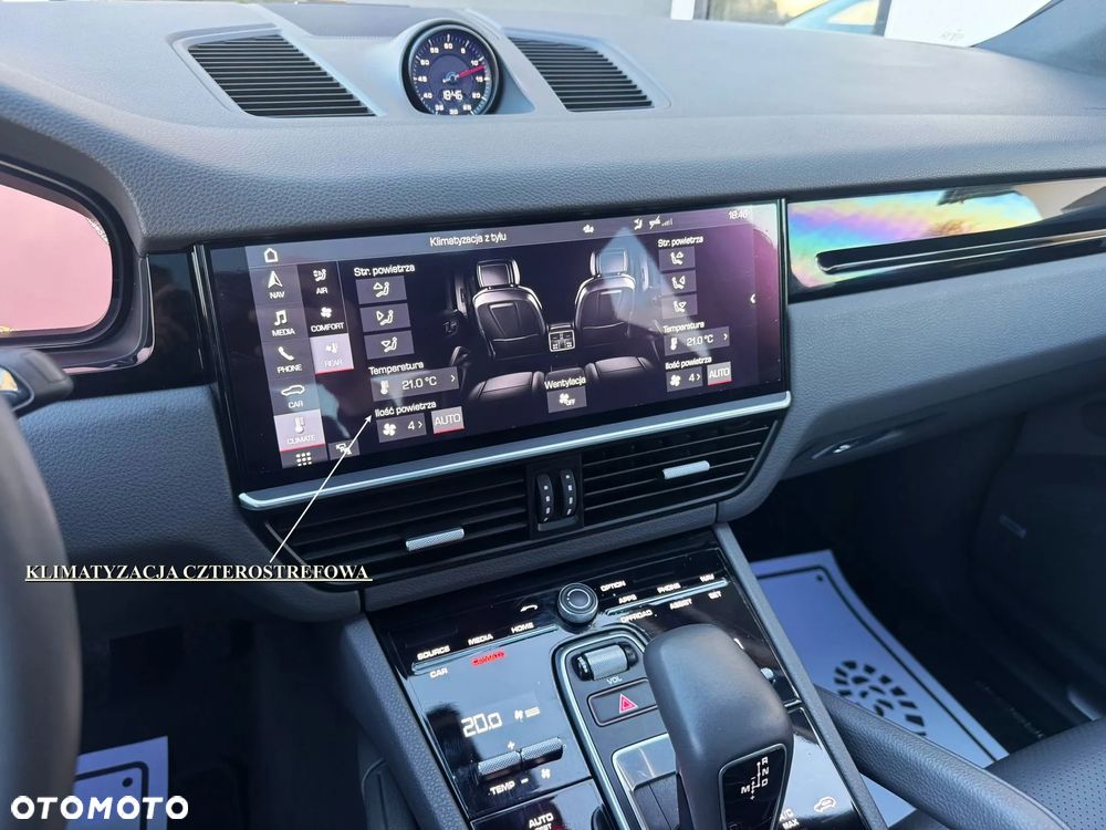 Porsche Cayenne Platinum Edition - 18