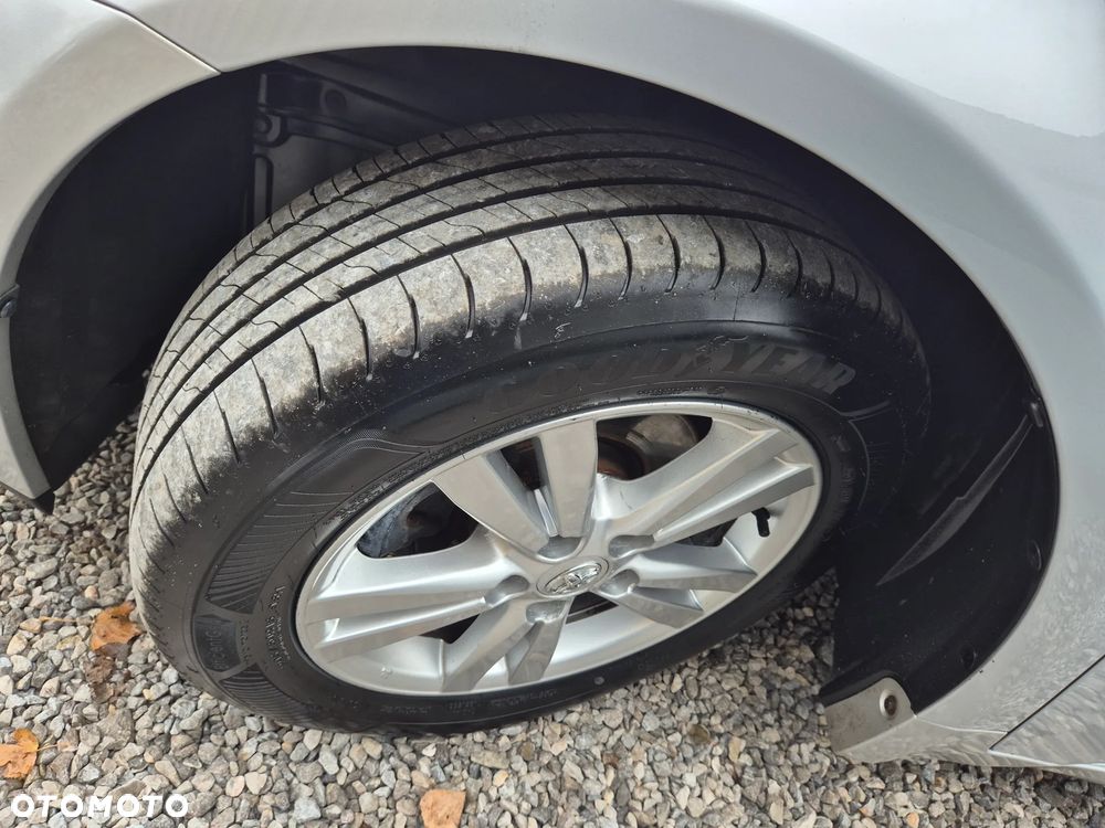 Toyota Avensis Touring Sports 1.8 Comfort - 39