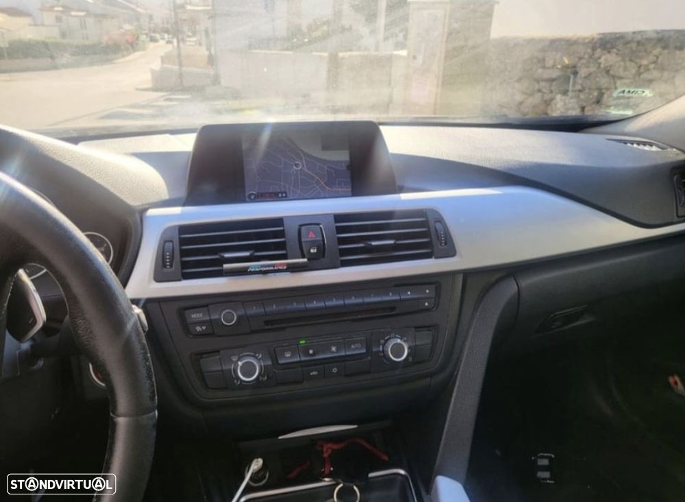BMW 320 d EfficientDynamics Auto - 5