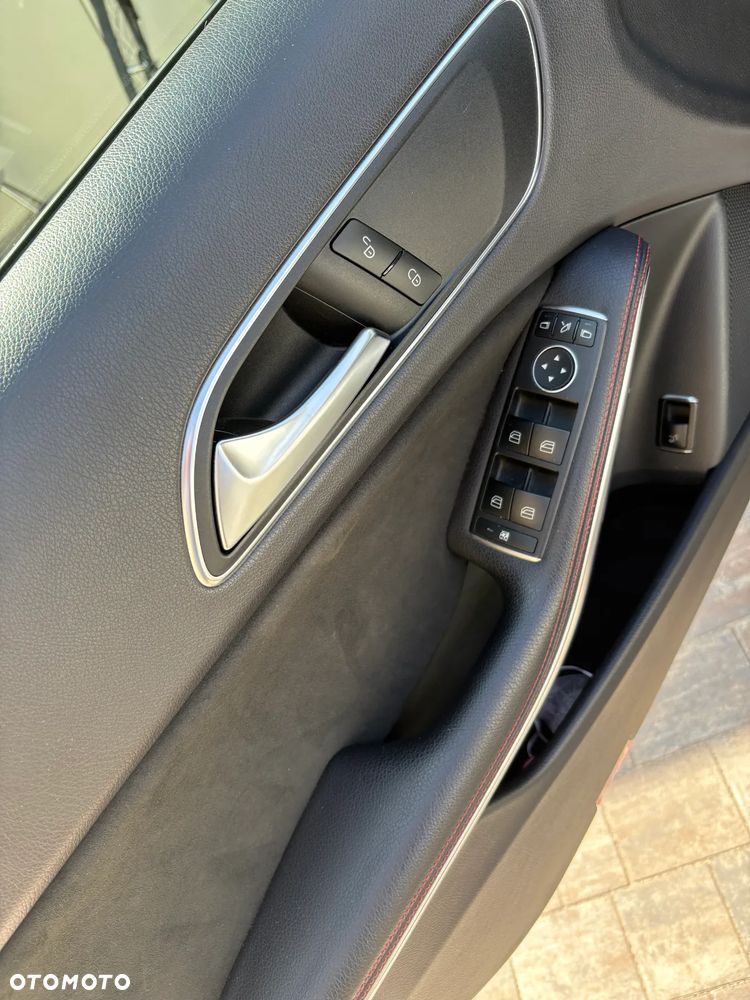 Mercedes-Benz GLA - 7