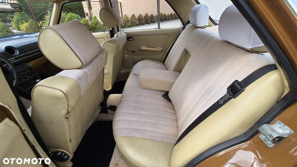 Mercedes-Benz W123 - 18