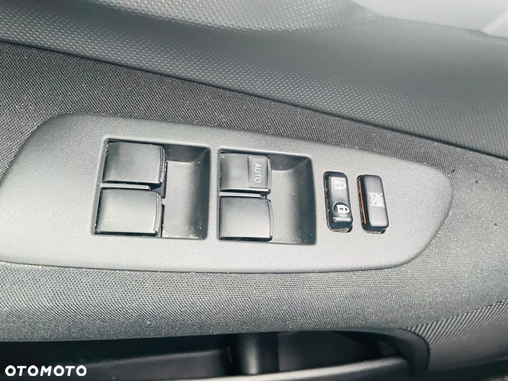 Toyota Auris 1.6 VVT-i Team - 13