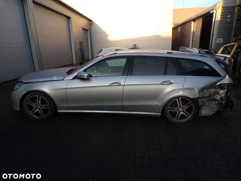 Części - Mercedes E-klasa W212 E220D 2.1 CDI KOMBI 09R - 1