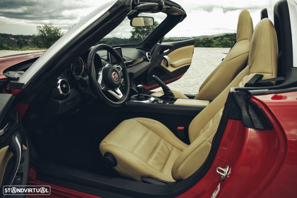 Fiat 124 Spider 1.4 T Multiair Lusso Europa Limited - 19