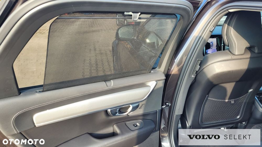 Volvo V90 Cross Country - 17