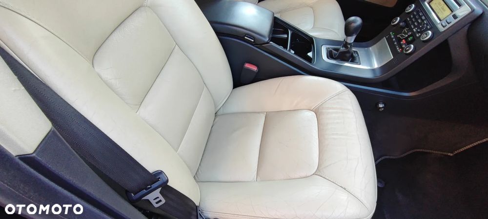 Volvo V70 2.0D Momentum - 9