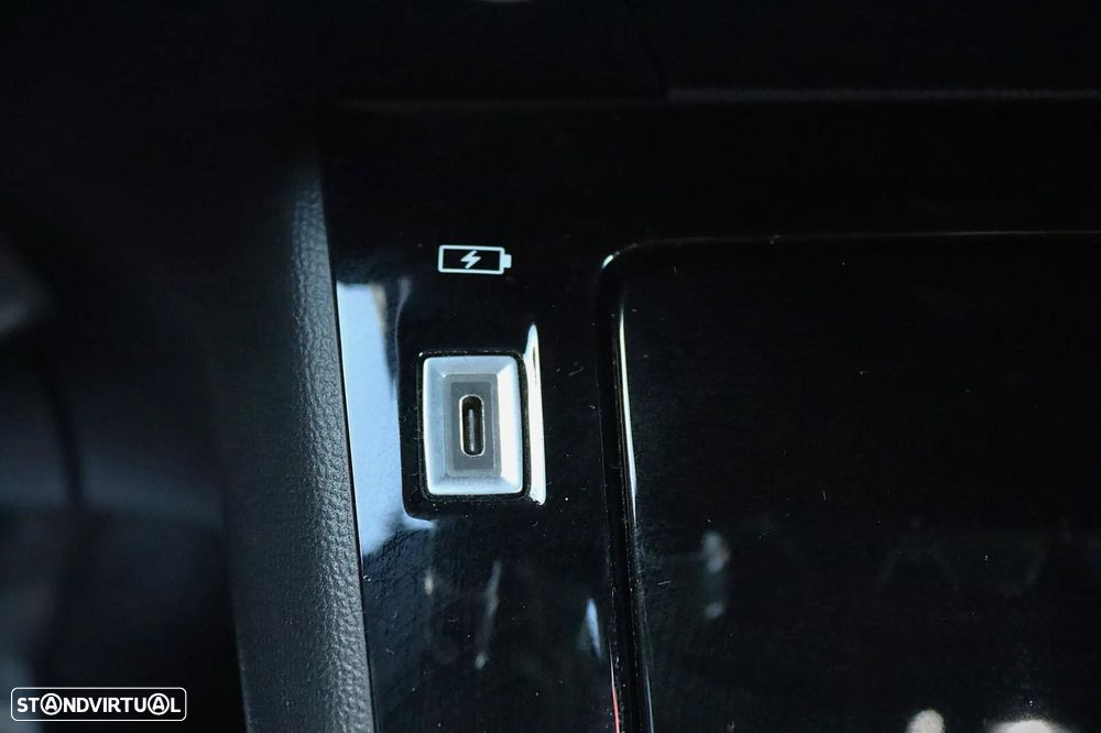 Peugeot 2008 1.2 PureTech GT EAT8 - 29