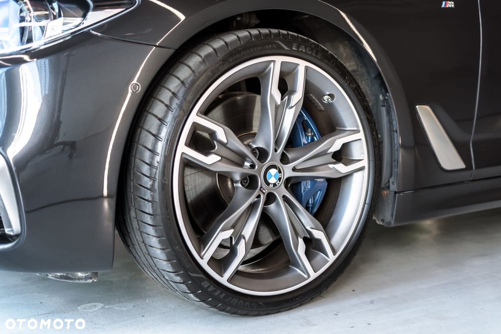 BMW Seria 5 M550i xDrive sport - 6