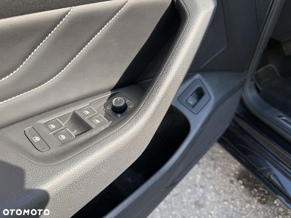 Volkswagen Passat 2.0 TDI EVO Elegance DSG - 20
