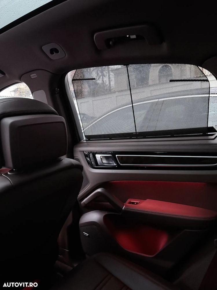 Porsche Cayenne Coupe Tiptronic S Platinum Edition - 16