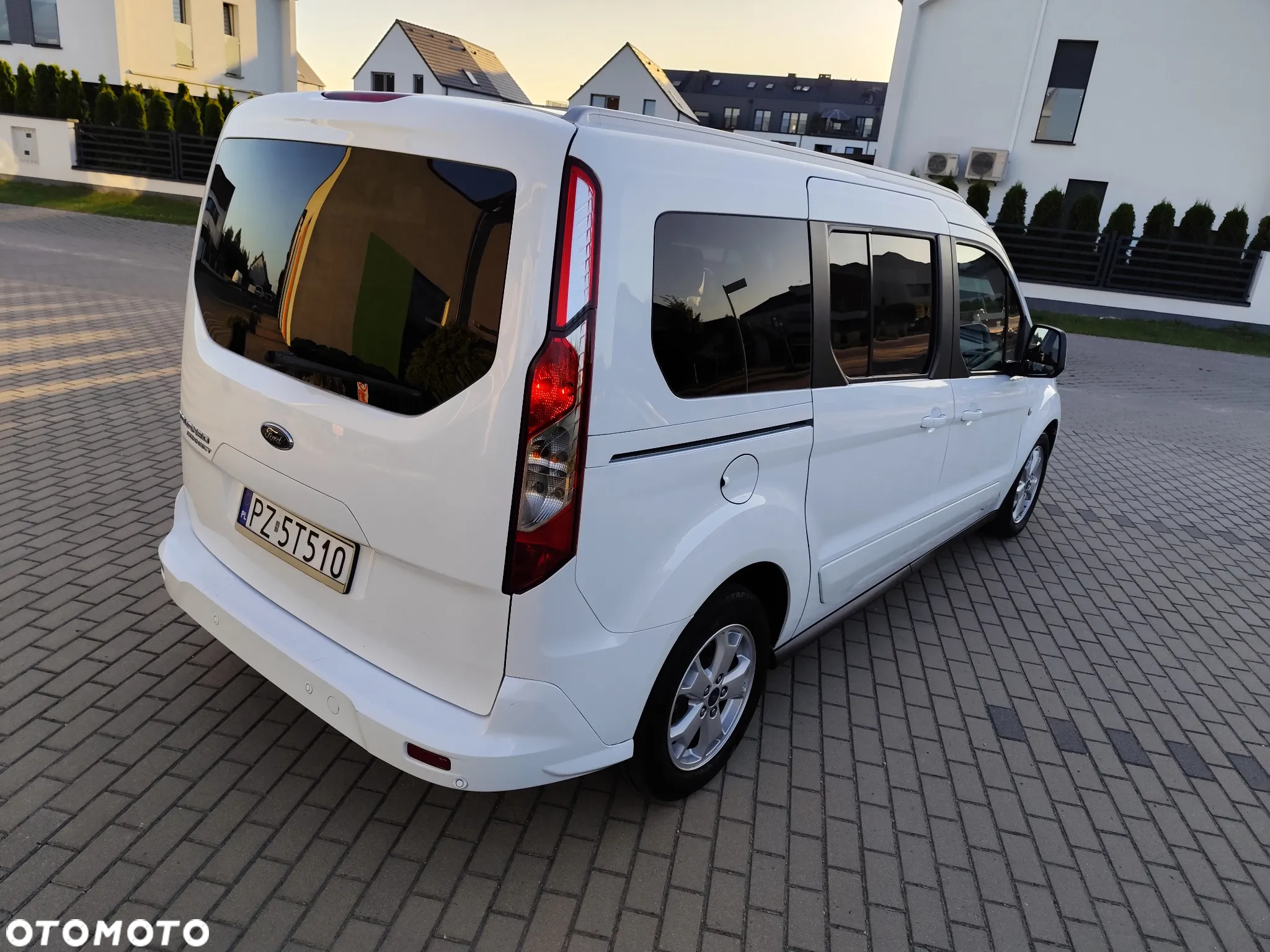 Ford Tourneo Connect Grand - 9
