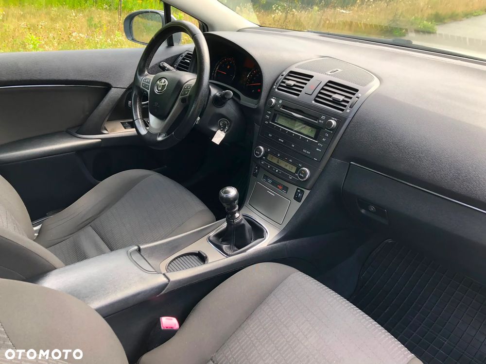 Toyota Avensis 1.8 Active - 15