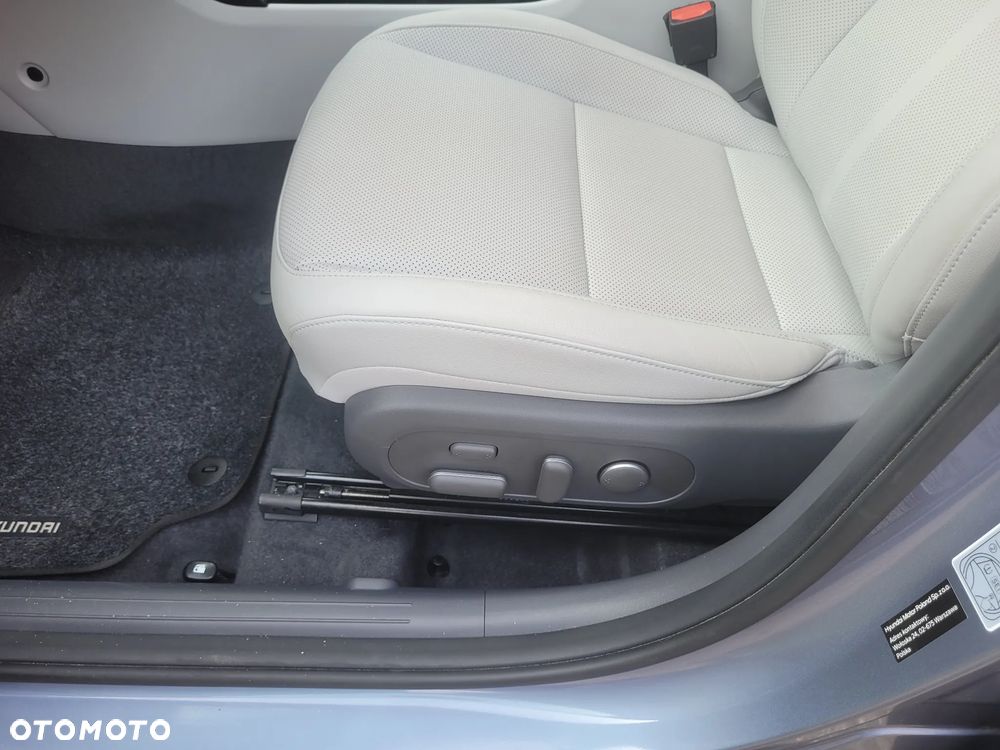 Hyundai Kona 1.6 GDI Hybrid Platinum DCT - 24