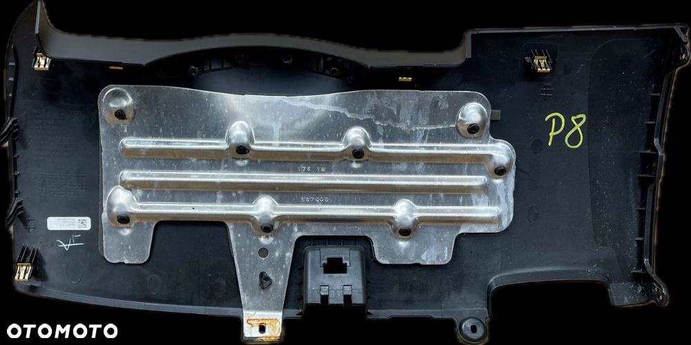 P8 GMC YUKON XL DENALI IV 2015 - ZAŚLEPKA OSŁONA DESKI 84007751 - 2