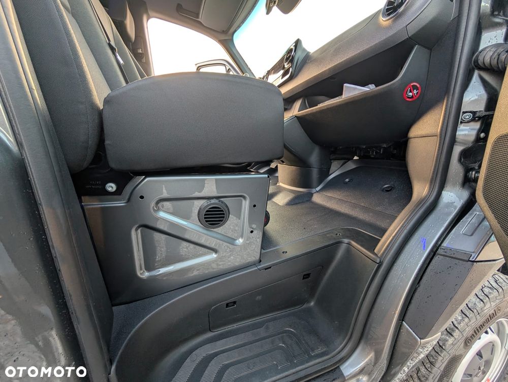 Mercedes-Benz Spritner 319 - 18