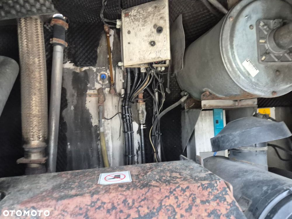 Mercedes-Benz Econic 2629 6X2 / SYSTEM CZYSZCZENIA DRÓG LUB TUNELI / ARMATKA NA WODĘ  / 300 LITRÓW NA MINUTE / CZYSZCZENIE TUNELI I BANERÓW / CZYSZCZENIE DRÓG / UTRZYMYWANIE CZYSTOSCI / EURO 5 / SERWISOWANY / 10500L + 500L / PODGRZEWANIE WODY / GENERATOR PRĄDU - 24
