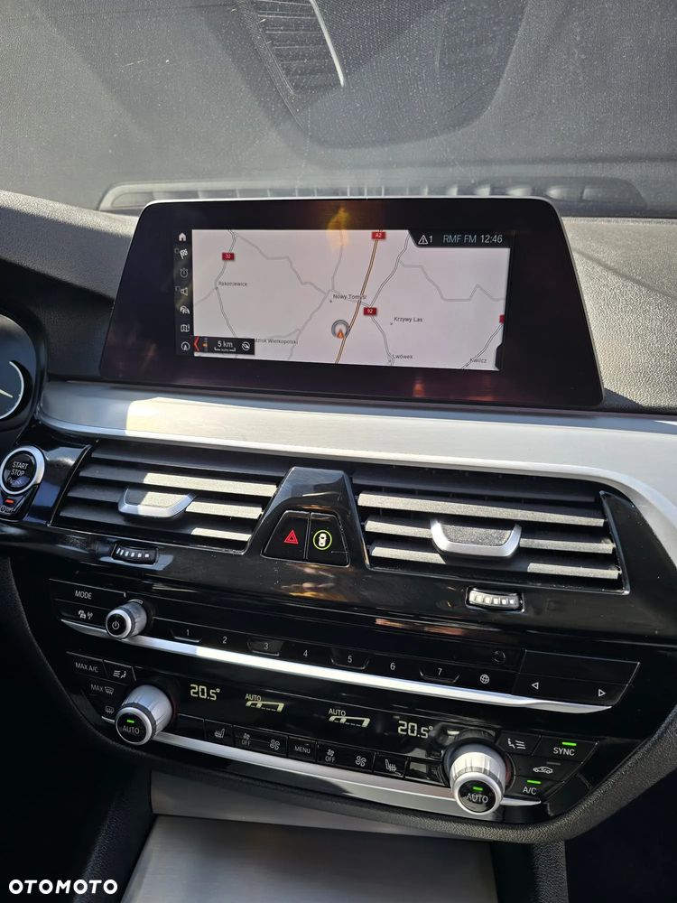 BMW Seria 5 520d Sport Line sport - 24