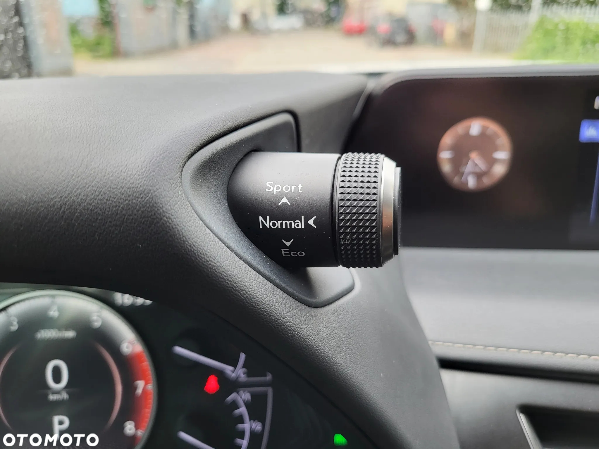 Lexus UX 250h GPF Elegance 2WD - 17