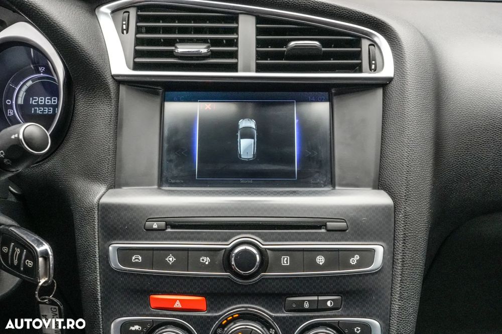 Citroën DS4 1.6 e-HDI Airdream BVM6 So Chic - 19