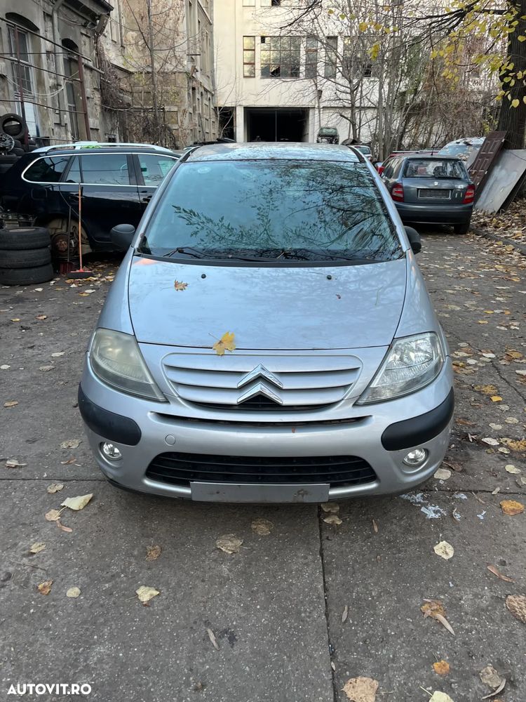 Dezmembrez Citroen C3 200 gri argintiu 1,4 benzina 54KW cod KFV - 5