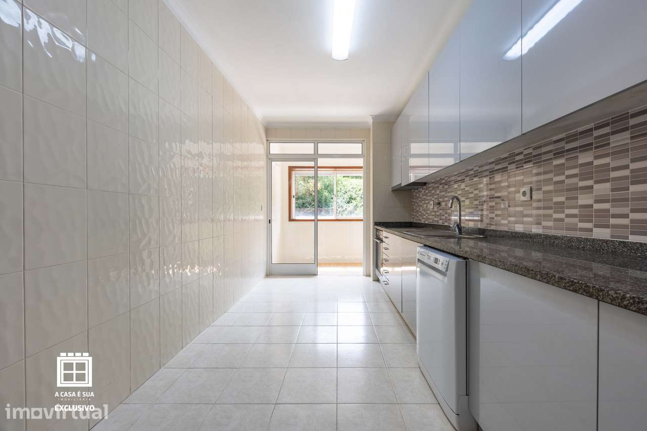 Apartamento T2+1 renovado c/terraço em Oliveira do Douro, V. N. Gaia - Grande imagem: 2/32